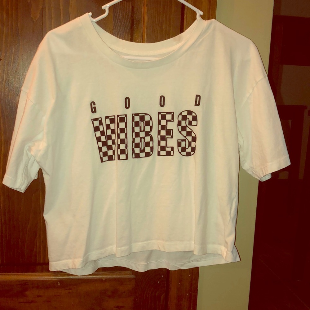 “Good Vibes” cropped white tee